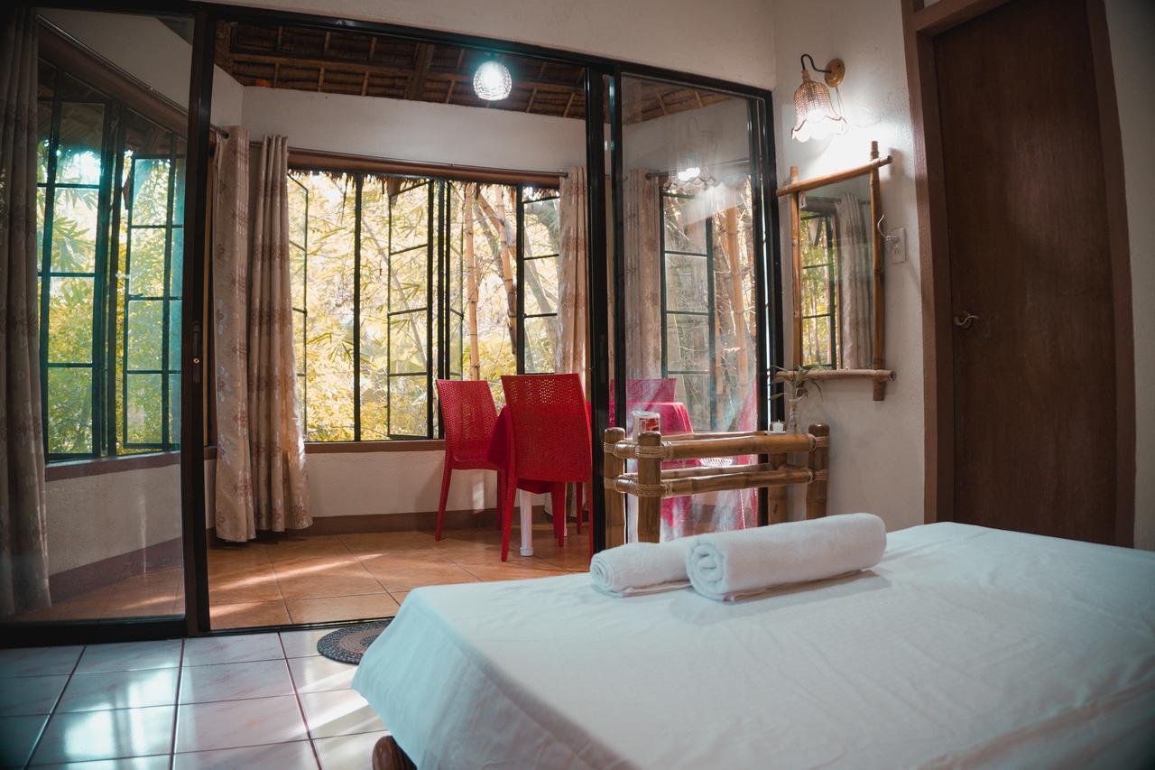 Forest Camp Resort Валенсия Экстерьер фото