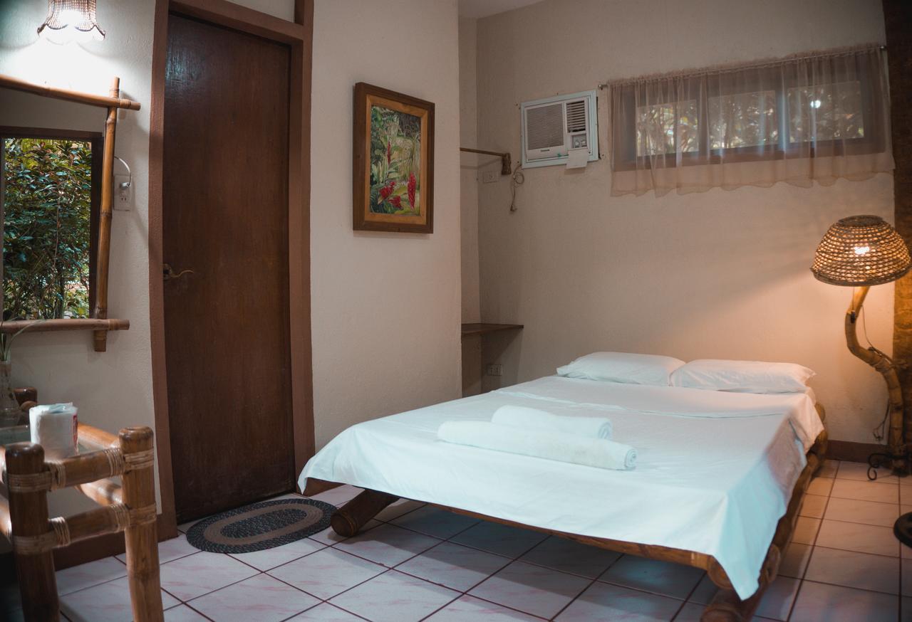 Forest Camp Resort Валенсия Экстерьер фото